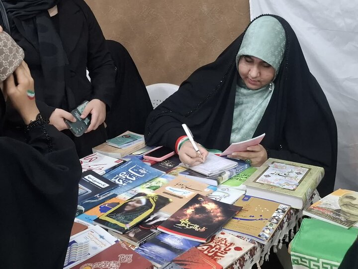 تصاویر/ فعالیت موکب جهادی فرهنگی امام شهید در کاشان