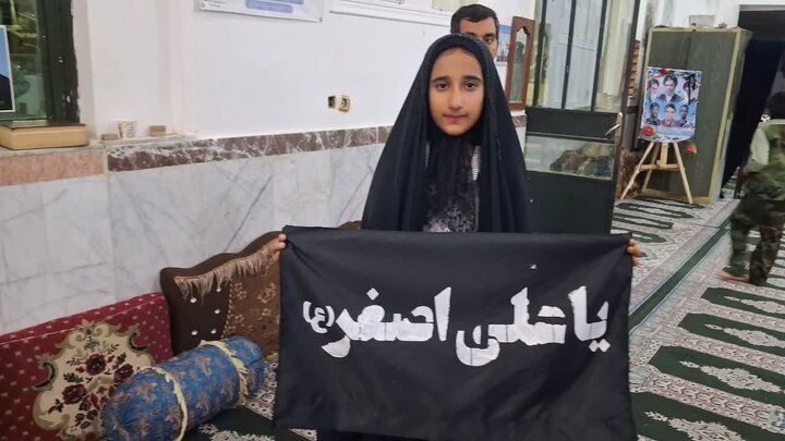 حال‌وهوای محرم در آبدان با کاروان پرچم‌نویسی
