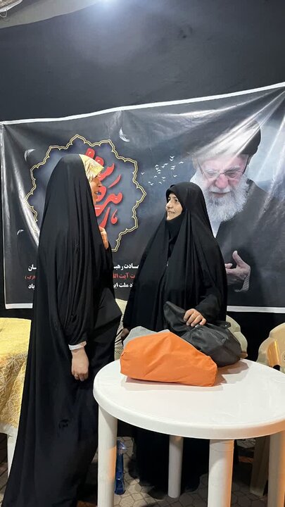 تصاویر/ فعالیت فرهنگی و تبلیغی موکب مدارس علمیه آیت اللّه اعتمادی در هفتادویکمین تجمعات شبانه