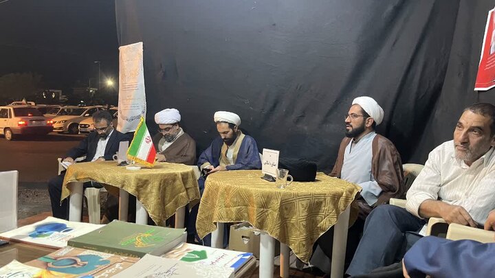 تصاویر/ فعالیت فرهنگی و تبلیغی موکب مدارس علمیه آیت اللّه اعتمادی در هفتادویکمین تجمعات شبانه