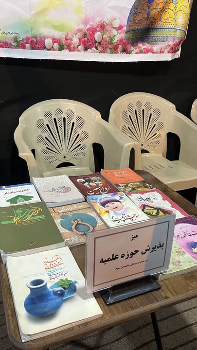 تصاویر/ فعالیت فرهنگی و تبلیغی موکب مدارس علمیه آیت اللّه اعتمادی در هفتادویکمین تجمعات شبانه