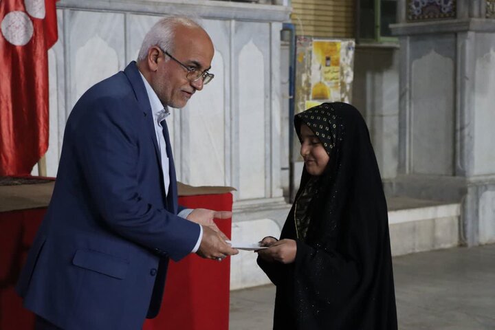 تصاویر/  هفتاد و یکمین شب از اقتدار و شکوه و عظمت مردم استوار ، انقلابی و با بصیرت شهر اشکذر