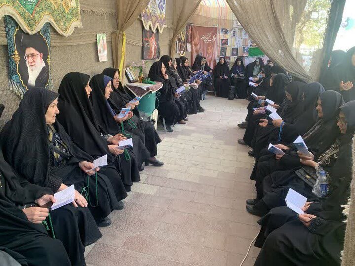 تصاویر/ استمرار فعالیت جهادی طلاب خواهر و برادر در تکاب در قالب موکب مردمی