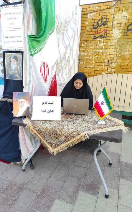 تصاویر/ استمرار فعالیت جهادی طلاب خواهر و برادر در تکاب در قالب موکب مردمی