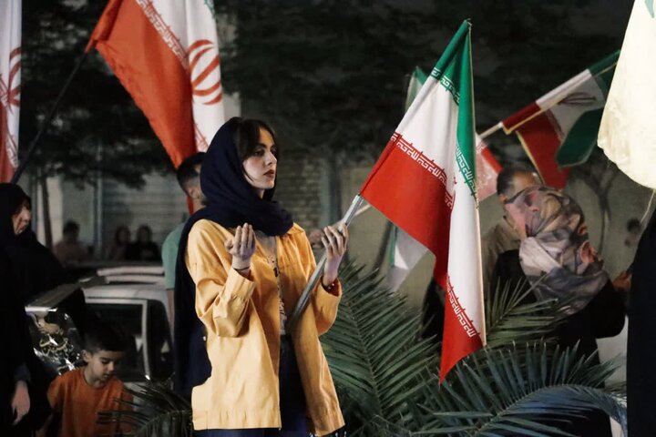 تصاویر/ هفتادویکمین شب حضور حماسی کاشانی ها در خیابان‌ها و میدان‌های شهر