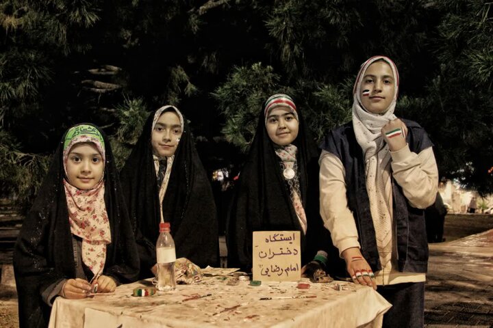 تصاویر/ هفتادویکمین شب حضور حماسی کاشانی ها در خیابان‌ها و میدان‌های شهر