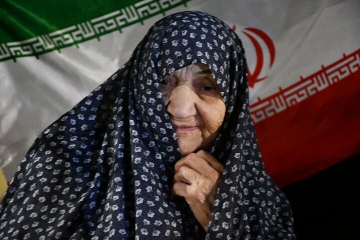 تصاویر/ حضور پرشور نسل جوان در هفتاد و یکمین تجمع حمایتی مردم شهرستان سلماس از نیروهای مسلح