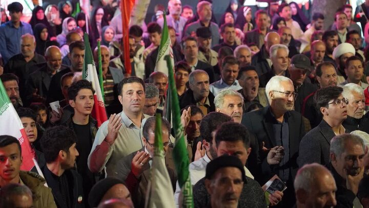 تصاویر/ هفتاد و یکمین شب متوالی؛ مردم شهرستان خوی در حمایت از نظام اسلامی