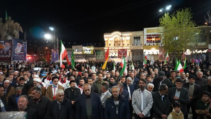 تصاویر/ میدان اصلی شهرستان چالدران بار دیگر مملو از جمعیتی شد که خونخواهی رهبر شهید را سر می‌دادند