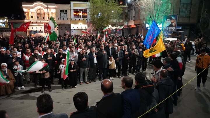 تصاویر/ میدان اصلی شهرستان چالدران بار دیگر مملو از جمعیتی شد که خونخواهی رهبر شهید را سر می‌دادند