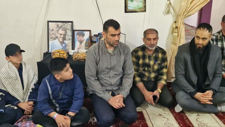 تصاویر/ دیدار دانش آموزان جویباری با خانواده شهید حجت الاسلام و المسلمین سید رضا ابراهیمی، از شهدای جنگ رمضان