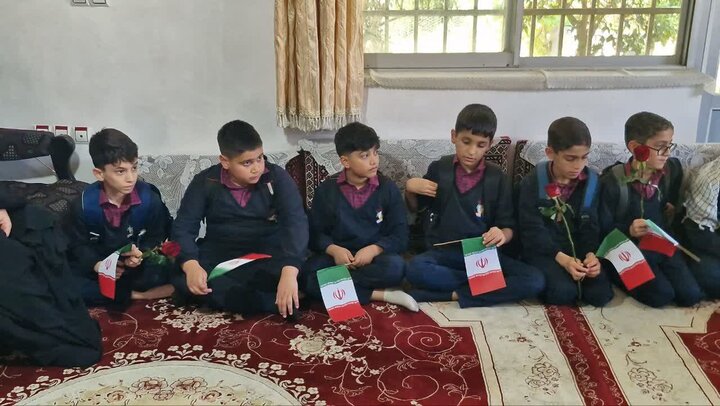 تصاویر/ دیدار دانش آموزان جویباری با خانواده شهید حجت الاسلام و المسلمین سید رضا ابراهیمی، از شهدای جنگ رمضان