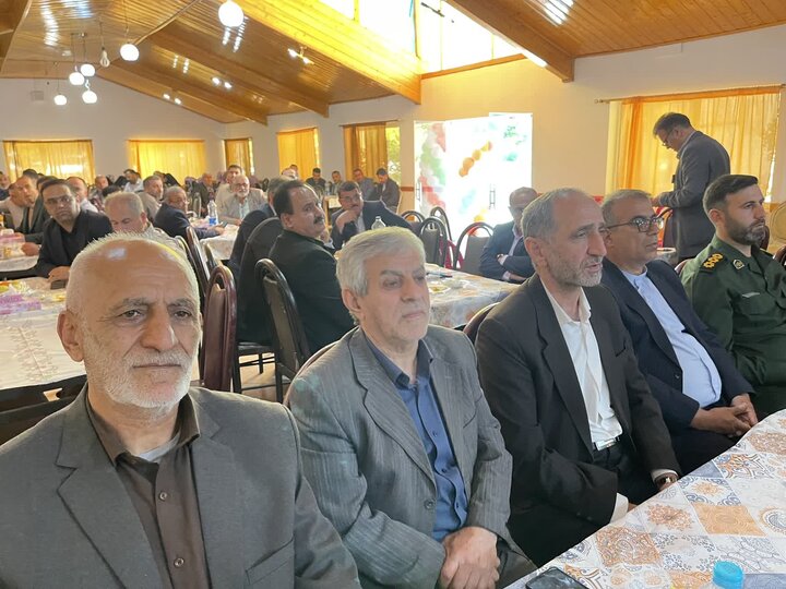 تصاویر / تقدیر از معلمان نمونه بخش کجور با حضور امام جمعه شهرستان نوشهر