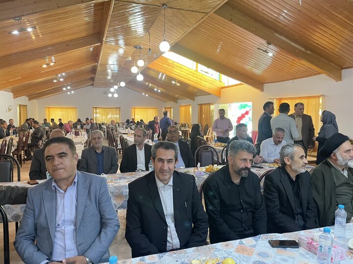 تصاویر / تقدیر از معلمان نمونه بخش کجور با حضور امام جمعه شهرستان نوشهر