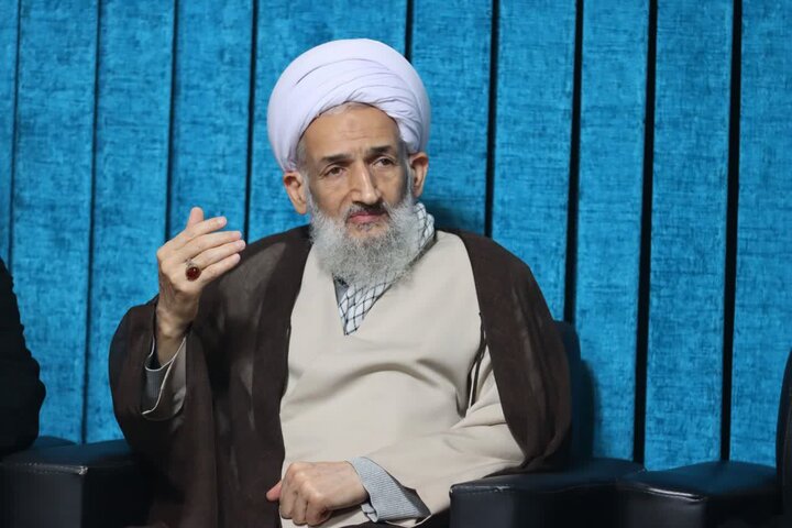 تصاویر / جلسه جامعه روحانیت سرخ رود با حضور نماینده ولی فقیه در استان مازندران