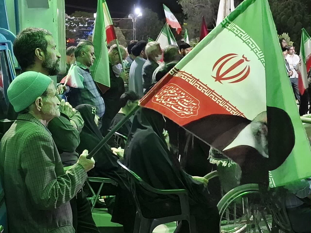 فیلم | هفتاد و یکمین شب میدان داری مردم کاشان در دفاع از وطن