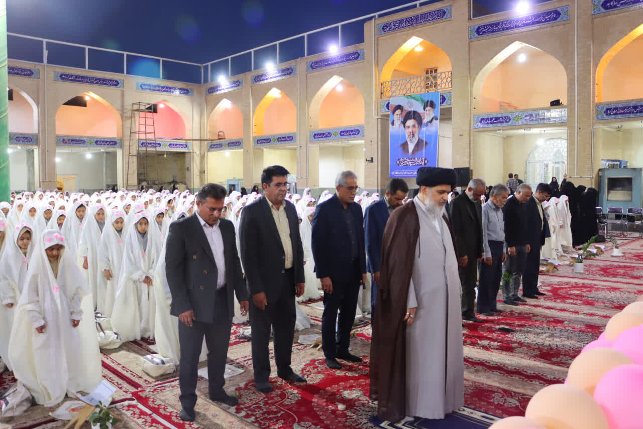 مراسم جشن تکلیف هفتصد دانش آموز دختر بافقی برگزار شد+ تصاویر