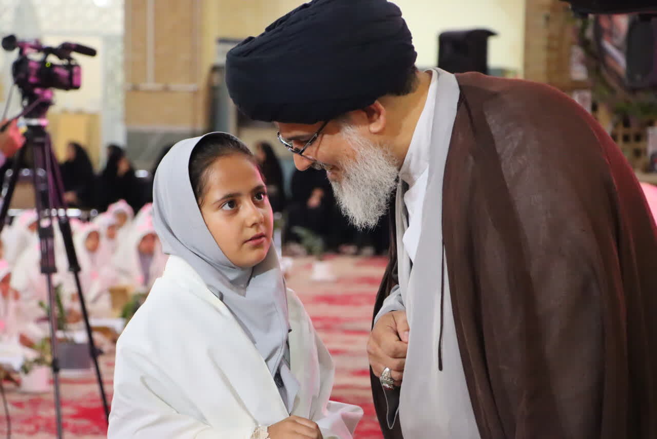 مراسم جشن تکلیف هفتصد دانش آموز دختر بافقی برگزار شد+ تصاویر