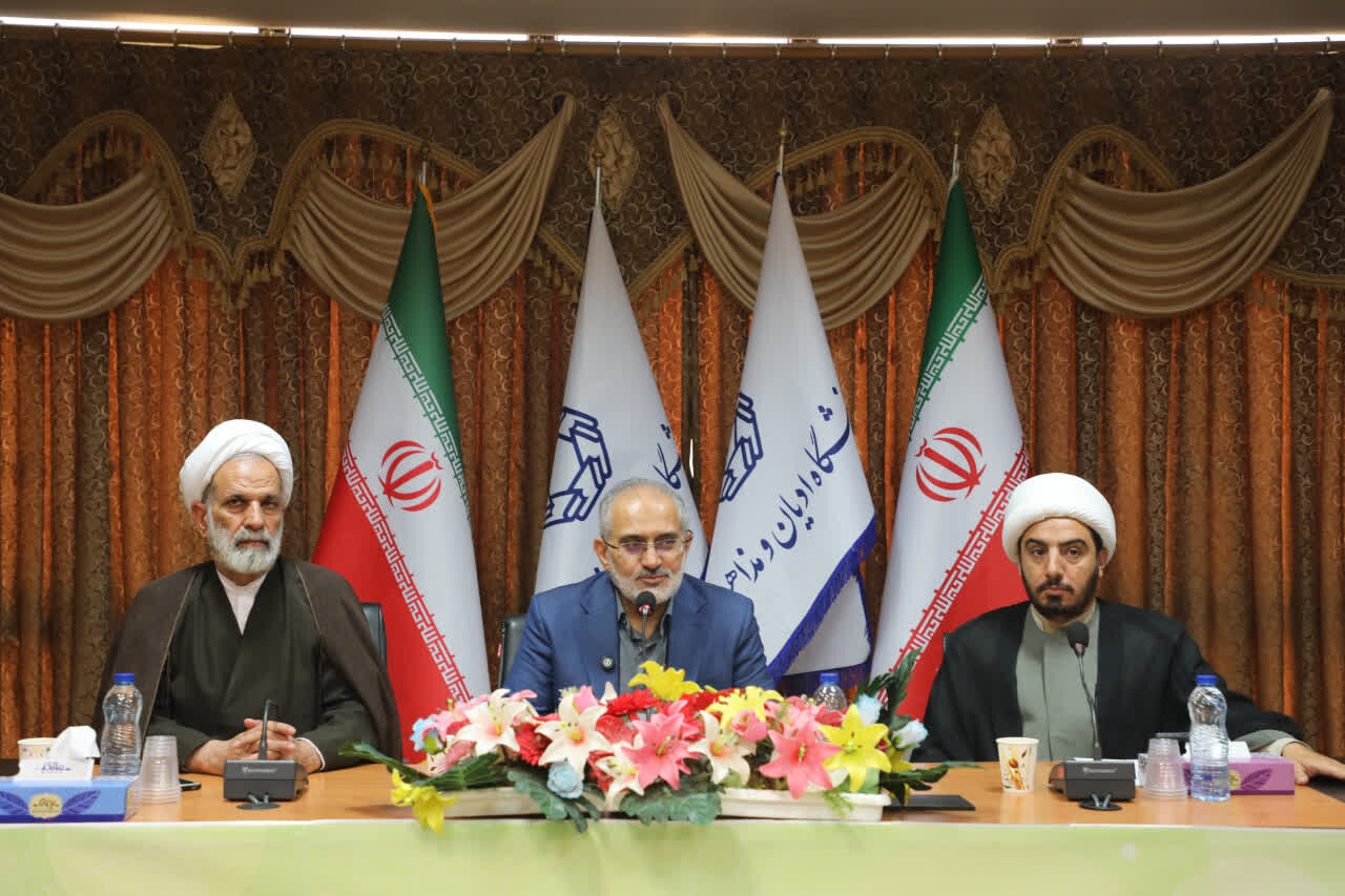 رمز پیروزی؛ ایمان، مقاومت، وحدت و اطاعت از رهبری است