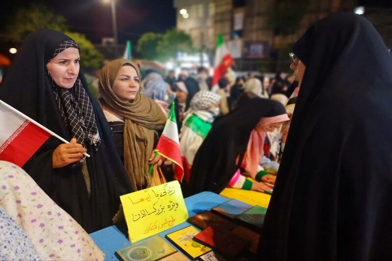 برنامه «زندگی با آیه‌ها» در میدان شهید سلیمانی کنگاور برگزار شد+تصاویر