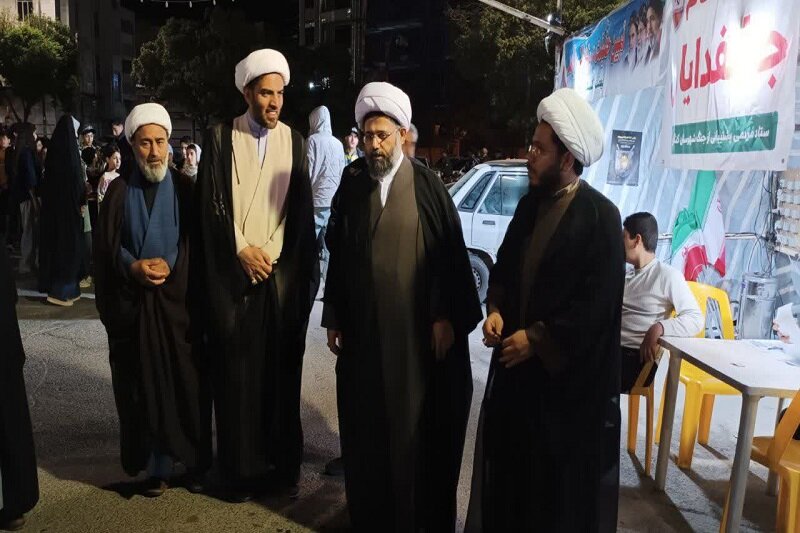 بازدید امام جمعه کنگاور از موکب تبیینی «زندگی با آیهها»+عکس