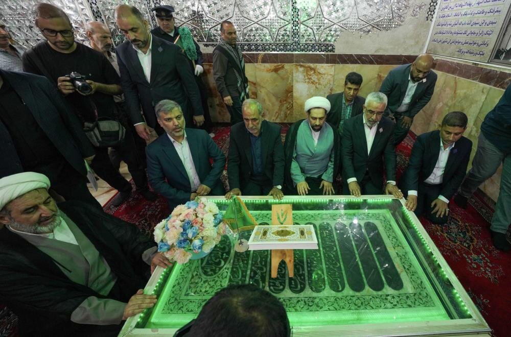 العتبة العلوية تعلن التكفّل بإعادة تذهيب ضريح السيد محمد بن الإمام موسى الكاظم (عليهما السلام) في مدينة دزفول الإيرانية