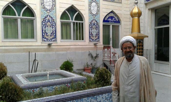 طلاب علاوه بر فعالیت جهادی در مساجد نقش موثرتری در مدارس داشته باشند