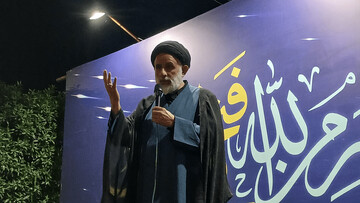 ملت ایران میدان را در برابر ظلم خالی نمی‌کند