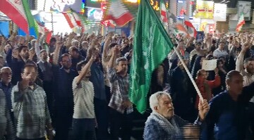 فیلم| هفتاد و دومین شب بیعت مردم شهر ساوه با رهبر معظم انقلاب