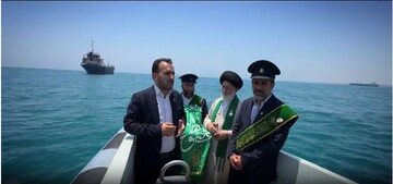 فیلم | با «نصر من الله و فتح قریب»؛ تلاوت سوره نصر برای پیروزی ایران بر فراز آب‌های خلیج فارس و تنگه هرمز