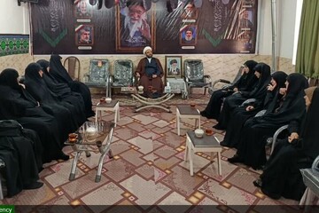 تجلیل از اساتید مدارس علمیه خواهران لرستان