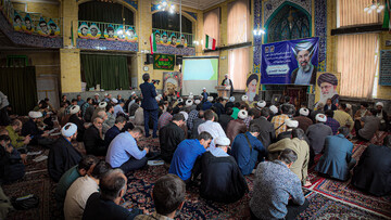 فیلم| گردهمایی فعالان فرهنگی حماسه حضور در مدرسه علمیه آیت‌الله آخوند همدان
