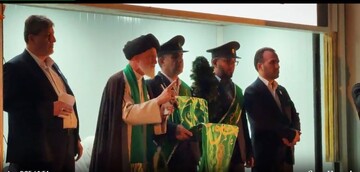 فیلم | دریای خروشان مردم بندرعباس در شب؛ حماسه‌ای دیگر در خلیج فارس به استقبال خادمان کریمه(س)