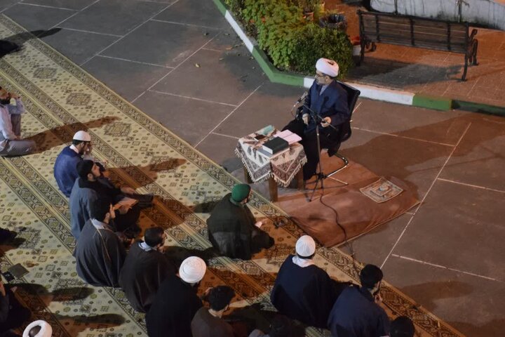 نشست بصیرتی تحلیلی در مدرسه علمیه خاتم الانبیاء (ص) شهرستان بابل

