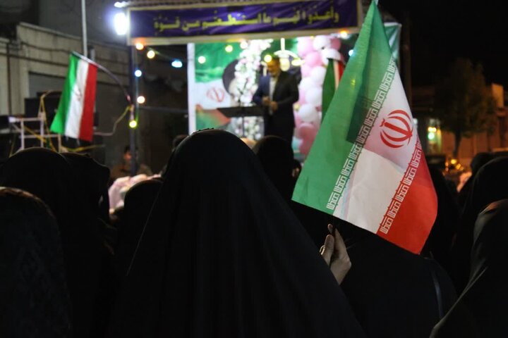 تصاویر/  هفتاد و دومین شب متوالی؛ نمایش غیرت دینی و ولایتمداری در محکومیت استکبار در شهرستان باروق