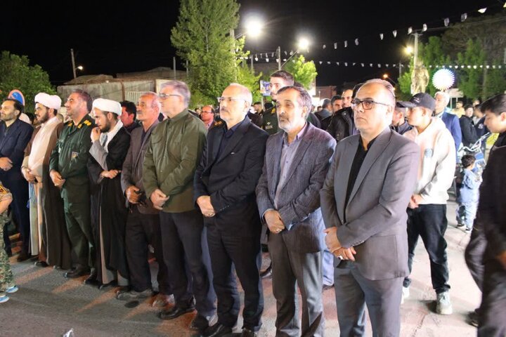 تصاویر/  هفتاد و دومین شب متوالی؛ نمایش غیرت دینی و ولایتمداری در محکومیت استکبار در شهرستان باروق