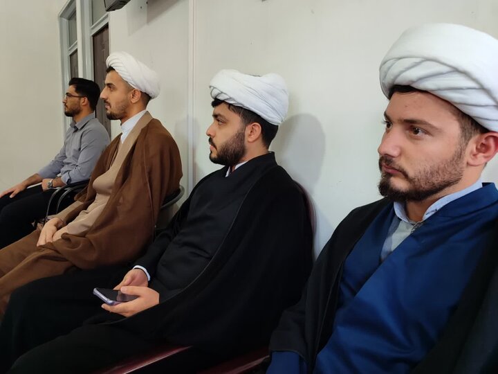 تصاویر/ جلسه همفکری اساتید و طلاب مدرسه علمیه امام رضا علیه السلام میاندوآب با موضوع جهاد تبیین در اجتماعات خیابانی