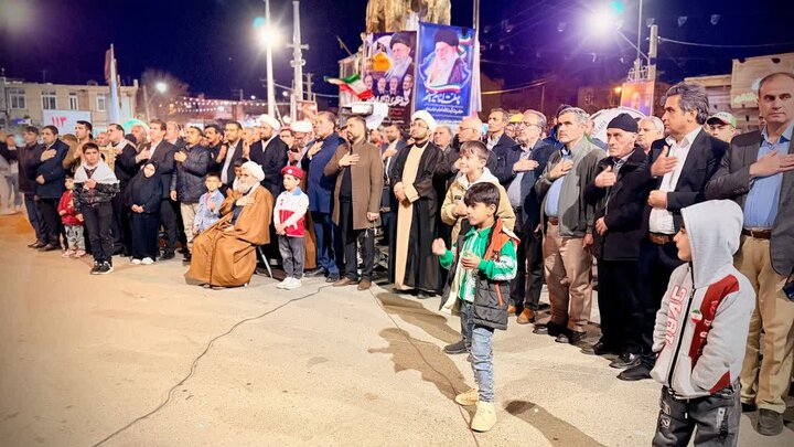 تصاویر/ زنان و مردان شهرستان چالدران پیشگام در هفتاد و دومین تجمع؛ حامی نظام، بیعت‌کننده با رهبری