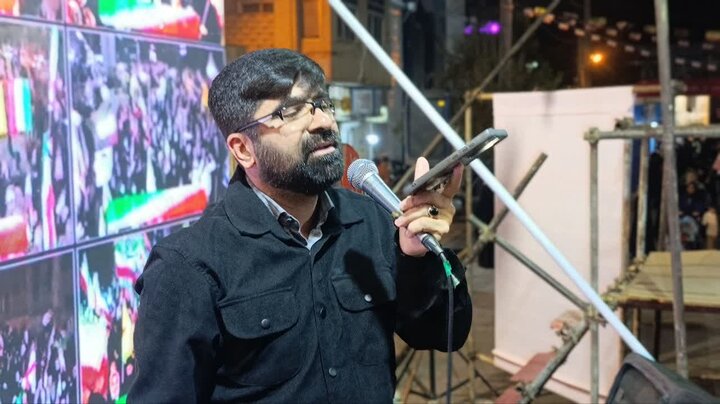 تصاویر/ گوشه‌هایی از تجمع خیابانی «شب‌های اقتدار» توسط مردم گرمسار