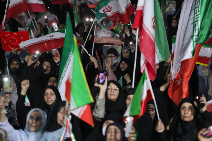 تصاویر/ بوشهر ایستاده در خیابان