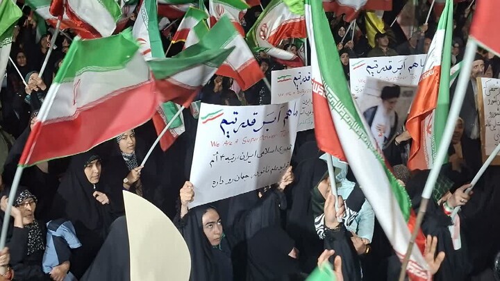 تصاویر/ هفتاد و دومین شب متوالی؛ فریاد خونخواهی رهبر شهید مردم مراغه