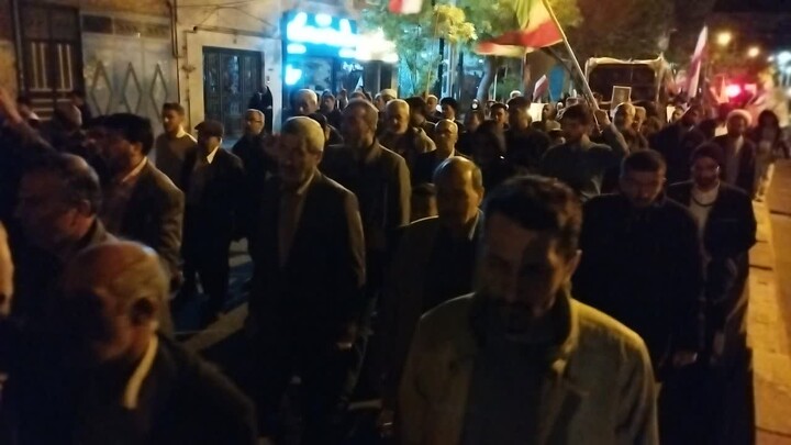 تصاویر/ هفتاد و دومین شب متوالی؛ فریاد خونخواهی رهبر شهید مردم هیدج