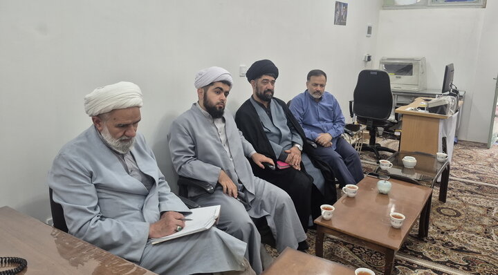 تصاویر/ نشست شورای تهذیب مدرسه علمیه آیت‌الله مدنی کاشانی(ره)