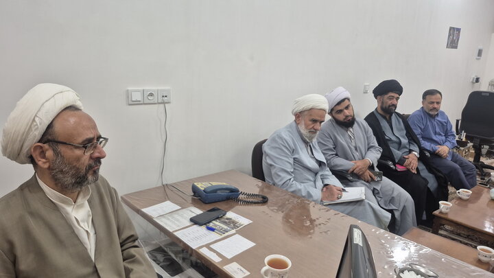 تصاویر/ نشست شورای تهذیب مدرسه علمیه آیت‌الله مدنی کاشانی(ره)