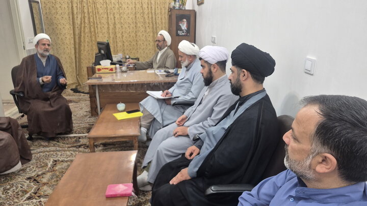 تصاویر/ نشست شورای تهذیب مدرسه علمیه آیت‌الله مدنی کاشانی(ره)