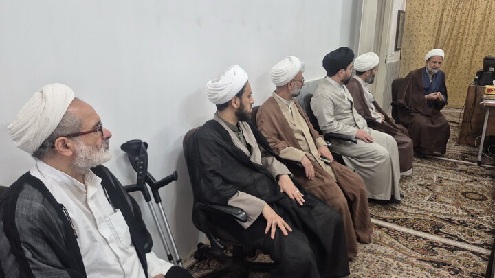 تصاویر/ نشست شورای تهذیب مدرسه علمیه آیت‌الله مدنی کاشانی(ره)