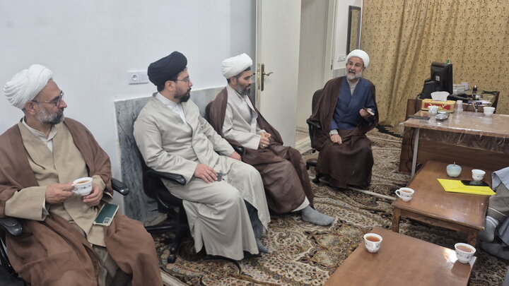 تصاویر/ نشست شورای تهذیب مدرسه علمیه آیت‌الله مدنی کاشانی(ره)