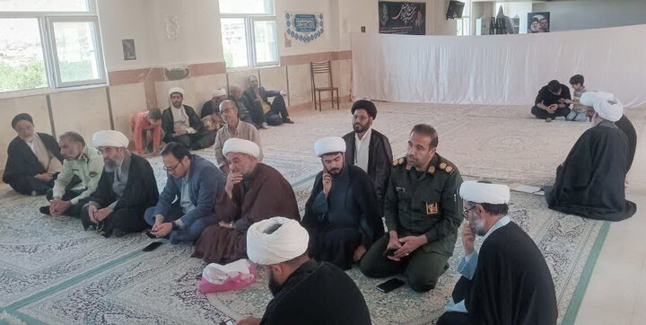تصاویر/ نشست هم‌اندیشی روحانیون دلیجان در مدرسه علمیه الغدیر نراق