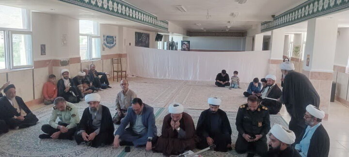 تصاویر/ نشست هم‌اندیشی روحانیون دلیجان در مدرسه علمیه الغدیر نراق