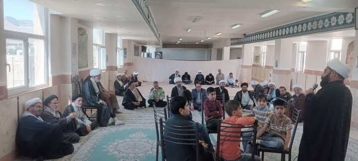 تصاویر/ نشست هم‌اندیشی روحانیون دلیجان در مدرسه علمیه الغدیر نراق
